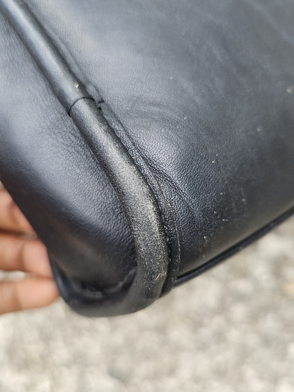 Vintage Coach Black Leather Crossbody - Picture 5 of 5